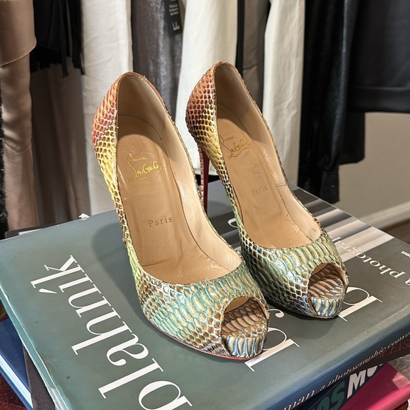 Multi colored PYTHON CHRISTIAN LOUBOUTIN PUMPS - Picture 2 of 6
